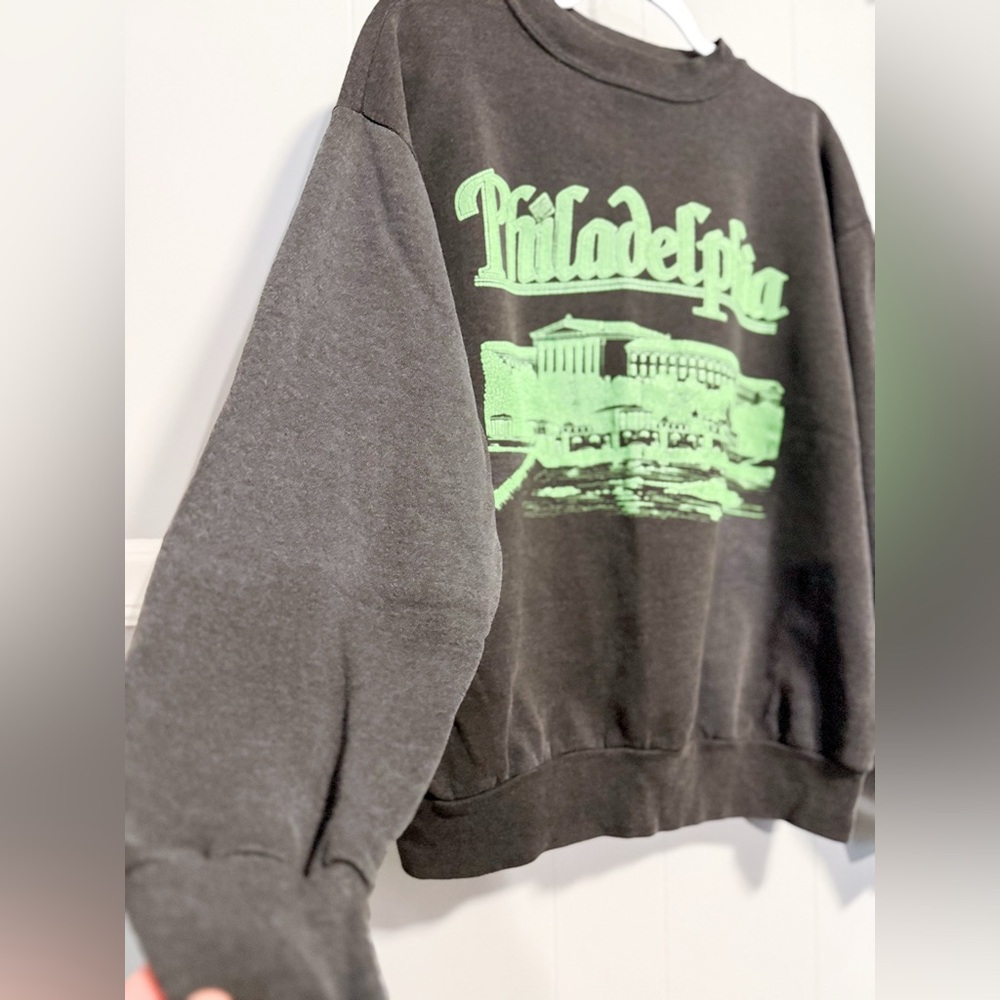 Vintage Philadelphia Graphic Crewneck Sweatshirt - Picture 3 of 4